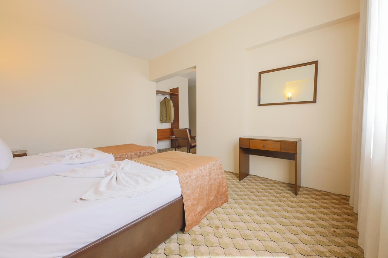 Hosta Otel Μερσίνη Εξωτερικό φωτογραφία